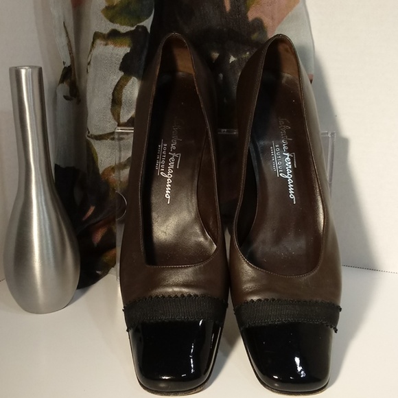 Salvatore Ferragamo Brown/Black Heels - Picture 1 of 7